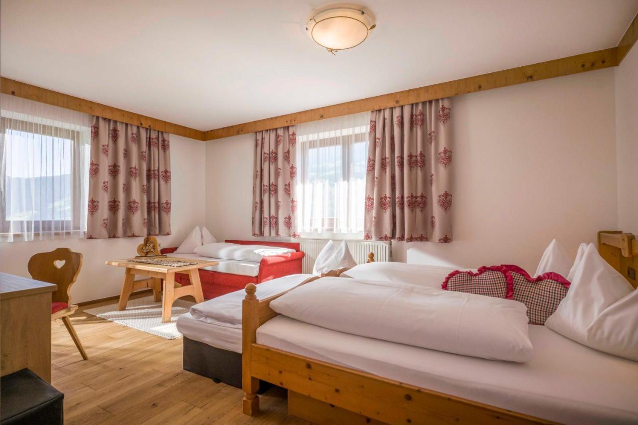 Hotel Landhaus Zillertal Fuegen Exterior photo