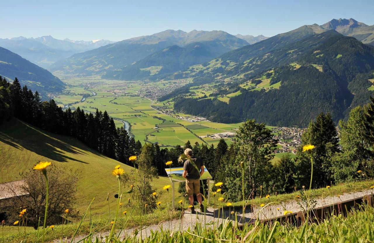Hotel Landhaus Zillertal Fuegen Exterior photo