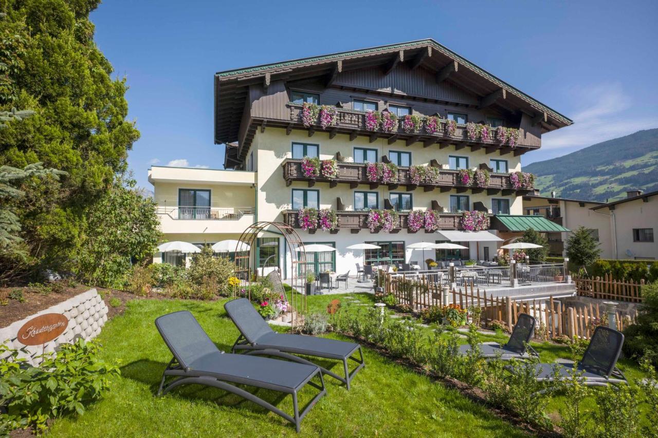 Hotel Landhaus Zillertal Fuegen Exterior photo