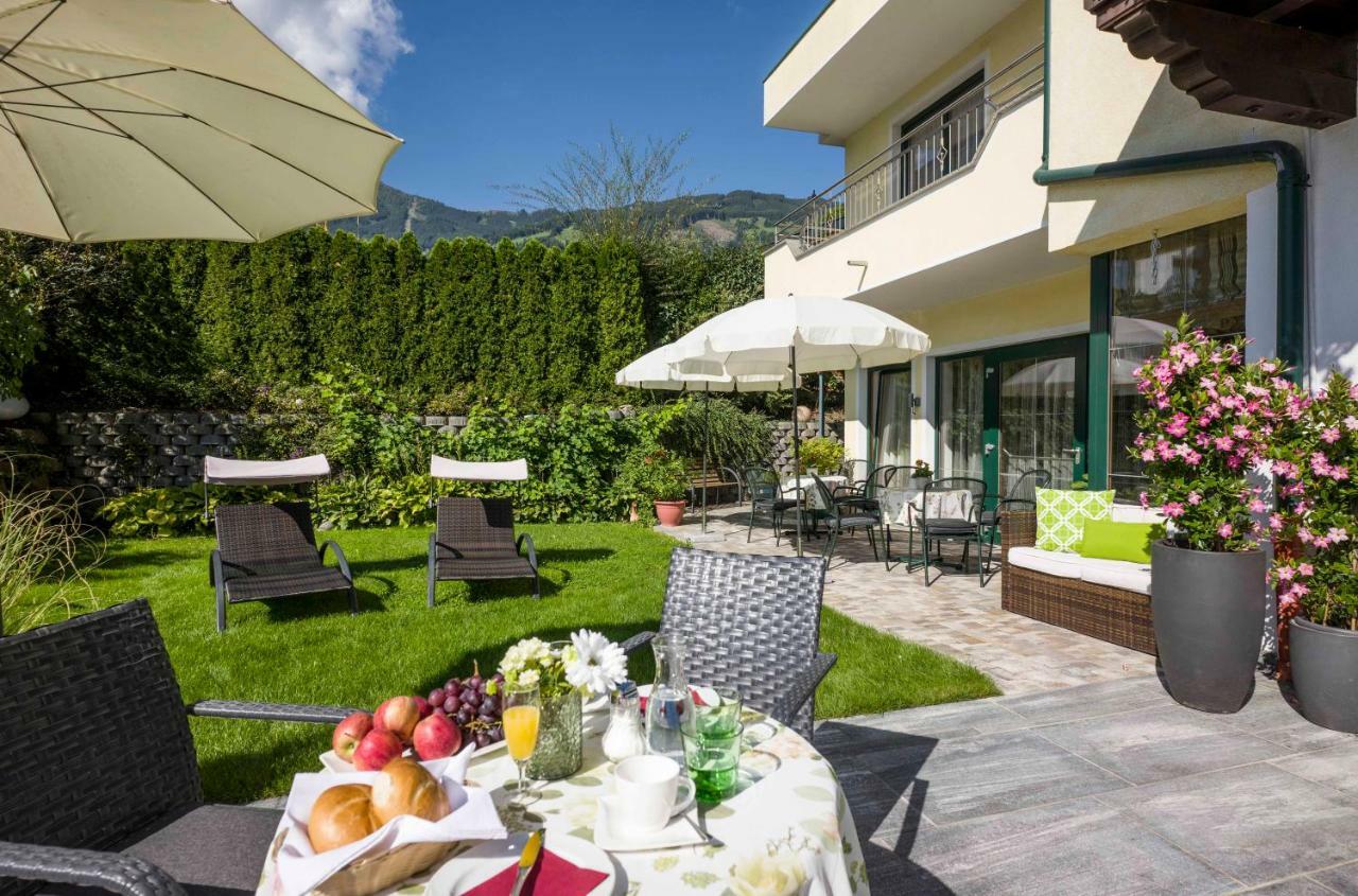 Hotel Landhaus Zillertal Fuegen Exterior photo